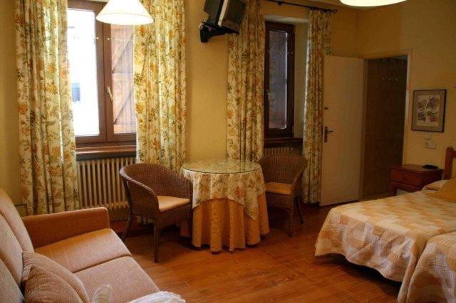 Hostal Casa Sario Jaurrieta Bilik gambar